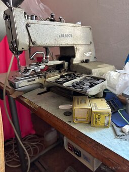 Dírkovačka a knoflíkovačka Minerva a Juki - 6