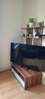 Obývací stěna s konferenčním stolkem - 6