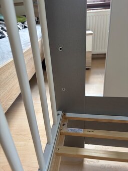 Dětská postýlka a komoda s přebalovacím pultem - 6
