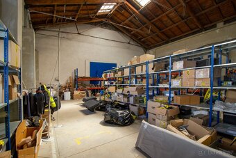 Pronájem komerční haly 275 m² – sklad / výroba, dostupné od - 6