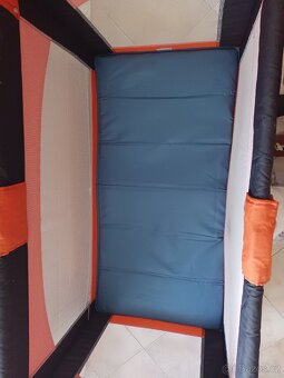Cestovní postýlka, včetně kvalitní matrace. - 6