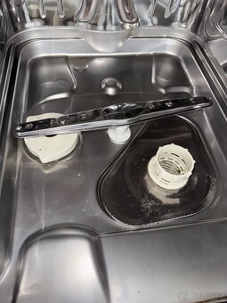 Prodám myčku Whirlpool - 6