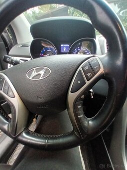 HYUNDAI i30 1.6 CRDi-2017 - 6