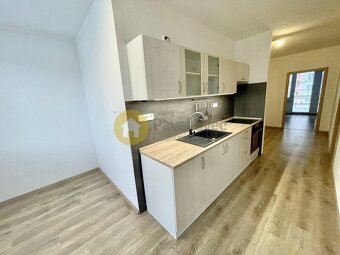 Pronájem bytu 2+1, 60 m2, balkon/sklep, ul. Zvolenská-Strako - 6