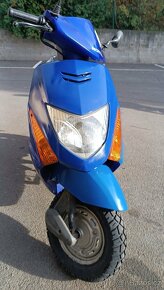 Justscoo. Pronájem (pujčovna) skútrů. 1500 Kč týden. - 6