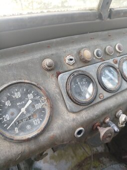 Uaz 469 - 6