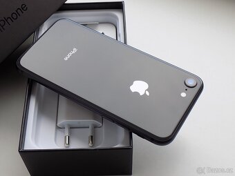 APPLE iPhone 8 64GB Space Grey - ZÁRUKA - 100% BATERIE - 6
