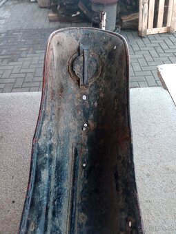 Jawa-ČZ 125,175 zadní blatník - 6