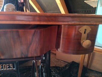 Šicí stroj Mercedes - 6