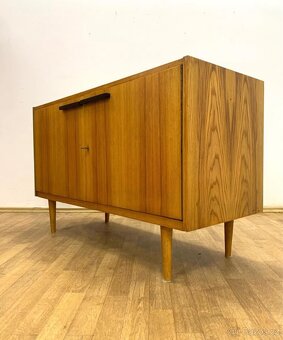Retro komoda 60. léta Brusel:: - 6