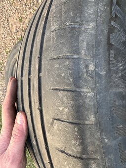 Goodyear grip 215/55/17 - 6