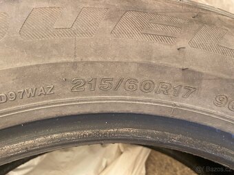 Prodám letní pneu BRIDGESTONE 215/60 R17 - DUSTER - 6