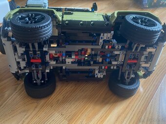 Lego 42110 Technic - Land Rover Defender - 6