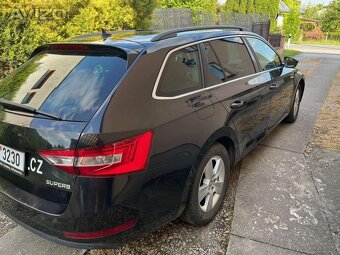 Škoda Superb 2,0 TDI DSG r.v. 2016 combi černé, tažné - 6