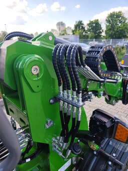 KOLESOVÝ NAKLADAČ 908T - 6