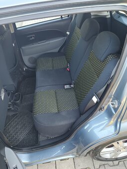 Daihatsu Sirion 1.3i 67 Kw rok 2009 SERVISNÍ KNÍŽKA - 6