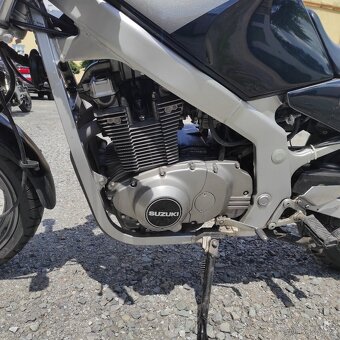 Suzuki GS 500e - 6