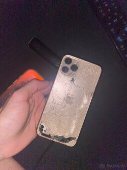 iPhone 11 pro zlatý - 6