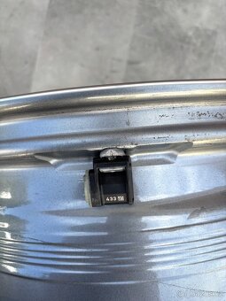 Mercedes R20 AMG Mercedes CLS53 AMG Dvourozměrný - 6