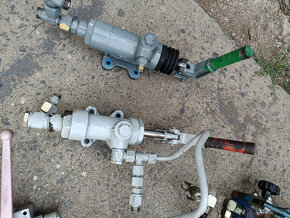 ruční hydraulické pumpy,třícestné a uzavírací ventily - 6