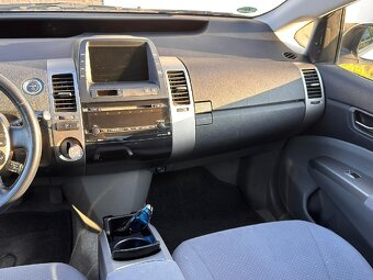 Prodám Toyota Prius II. generace Hybrid 1.5 - 6