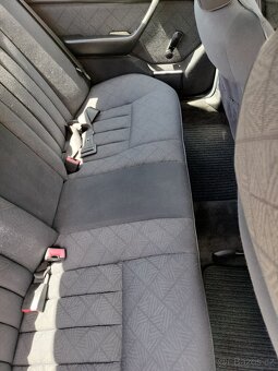 Mercedes Benz W 124 250 D - 6