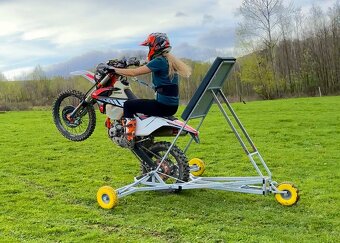 Wheelie trenažér pre jazdu po zadnom kolese - 6