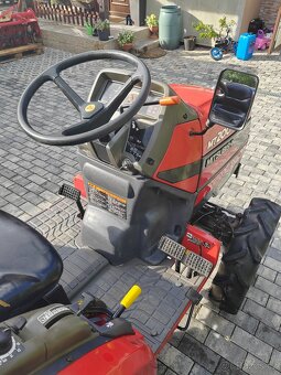 MITSUBISHI MT200 - 6