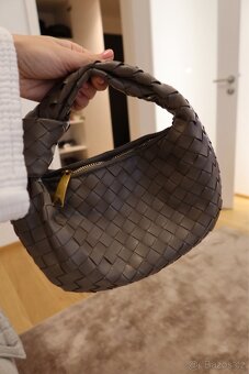 Dámská pletená kabelka hobo – šedá barva, nová - 6