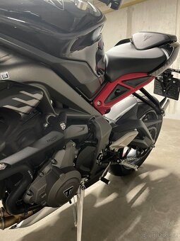 Triumph Street Triple 765 R (2022), 4000km, stav nové moto - 6