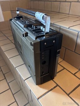 RADIOMAGNETOFON . JVC - 6