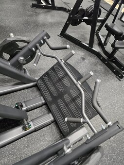 Posilovací stroj- Standing Low Row-přítahy na záda - 6