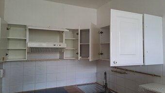 Kuchyňská linka se spotřebiči - 6