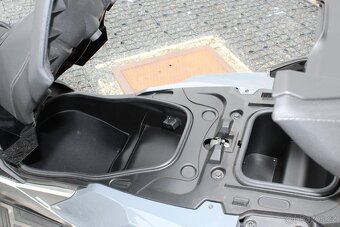 Peugeot XP 400 GT - 6