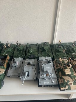 Velká sbírka COBI tanků – 20 ks + letadla, figurky, plánky – - 6