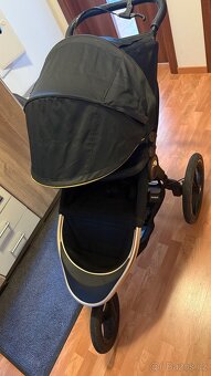 Baby Jogger Summit X3 Gold z roku 2024 - 6