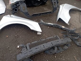 CHRYSLER GRAND VOYAGER V..PŘEDEK Z RV 2009 XENONY APOD. KO - 6