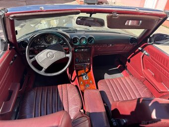 Mercedes SL560 R107 - 6