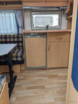 Karavan HOBBY 460 s předstanem a nádrží na vodu 80 l - 6