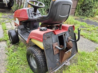 Zahradní traktor Toro DH 220 - 6