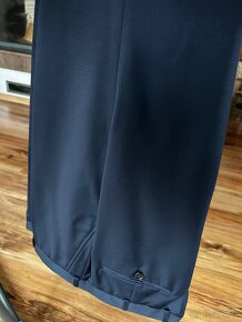 Prodám nový oblek na střední postavu, velmi pěkný - 6