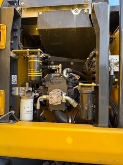 Prodám kolový bagr - 6