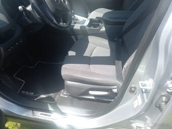 Toyota Rav 4 Hybrit - 6