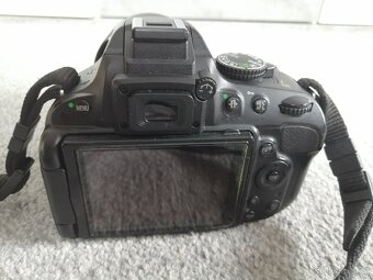 Nikon D5100 + 18-105 mm VR - 6