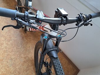 Trek procaliber 9.8. - karbonová kola - 6