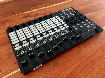 Prodám AKAI APC40 MK2 – MIDI kontroler - 6