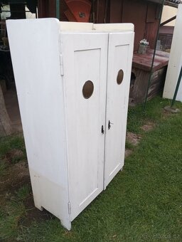 2 starožitné skříně - 6