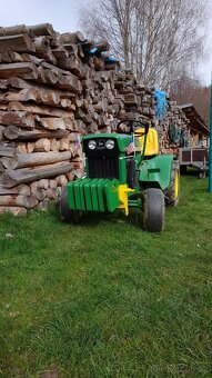 John Deere -traktůrek - 6