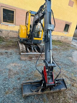 Minibagr Volvo EC25 - 6