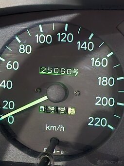 Toyota Corolla 1.4 vvti 71kw, r.v. 2000 - 6